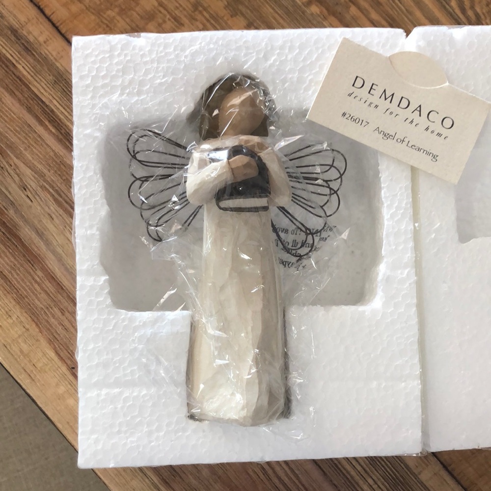 NIB Willow Tree - Angel of Learning